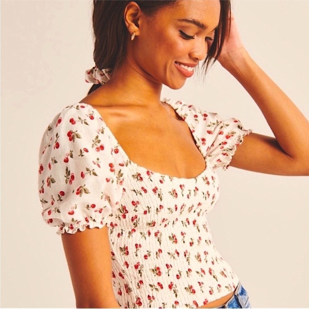 A&F Abercrombie & Fitch white& cherry milkmaid style puff sleeve crop top/blouse